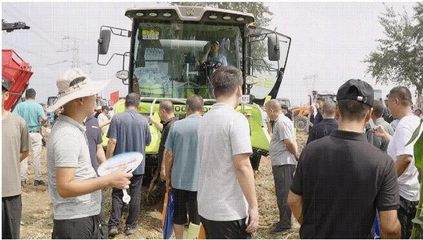 河北正定上演農機“演武”，中聯重科玉米收獲機成田間焦點